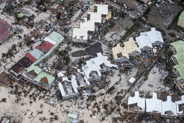 Irma Kasırgası'nda 50 Türk mahsur kaldı