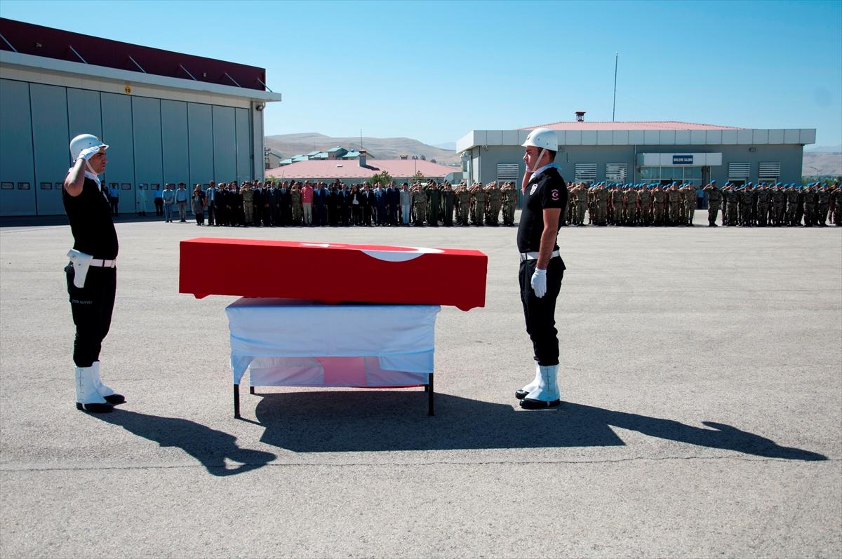 Van'da şehit polis için tören düzenlendi