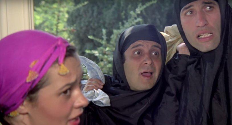 Film gerçek oldu, sevgilisinin evini çarşafla gözetledi