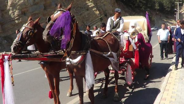 Faytondan düğün arabası