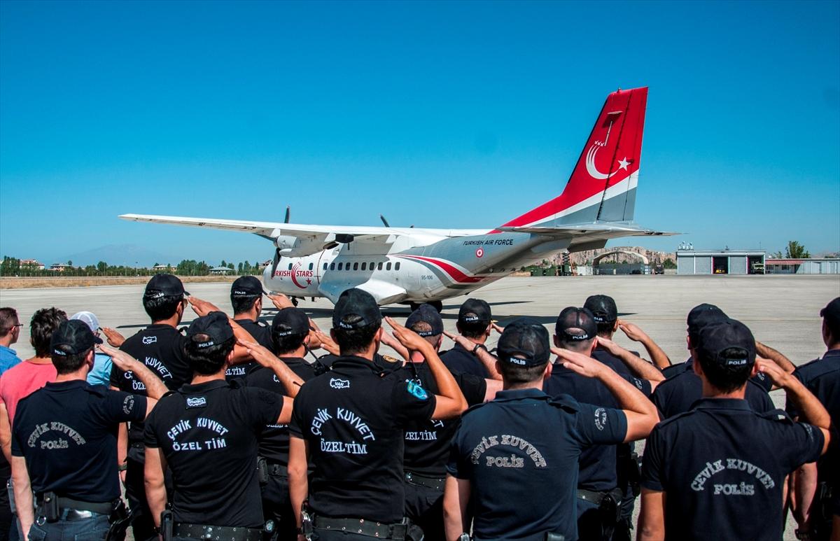 Van'da şehit polis için tören düzenlendi