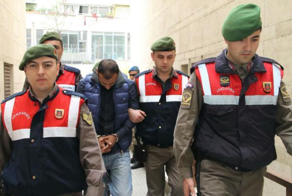 Öldürüp gömdüler, tespihdeki parmak izinden yakalandılar