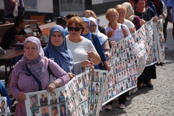 Srebrenitsalı anneler, Arakan için yürüdü