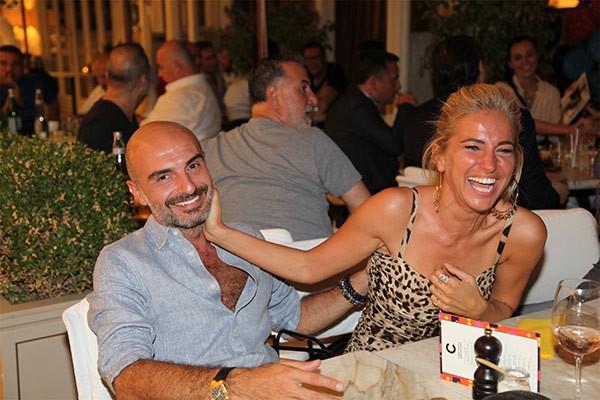 Burcu Esmersoy sevgilisiyle yemekte