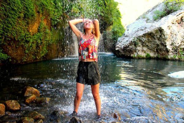 Kadınların şelale keyfi