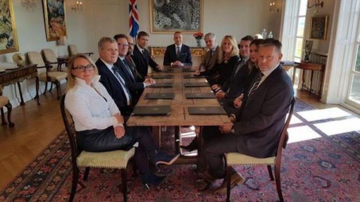 İzlanda'da koalisyon hükümeti dağıldı