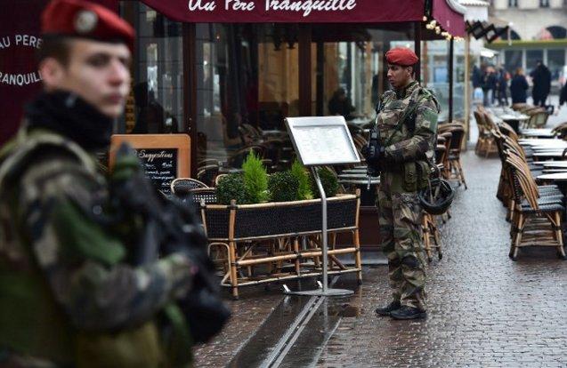 Fransa'da askerlere bıçaklı saldırı