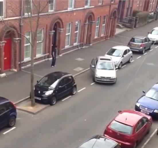 Kadın sürücünün parkla imtihanı