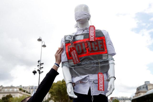 Fransa'da polislerden OHAL protestosu