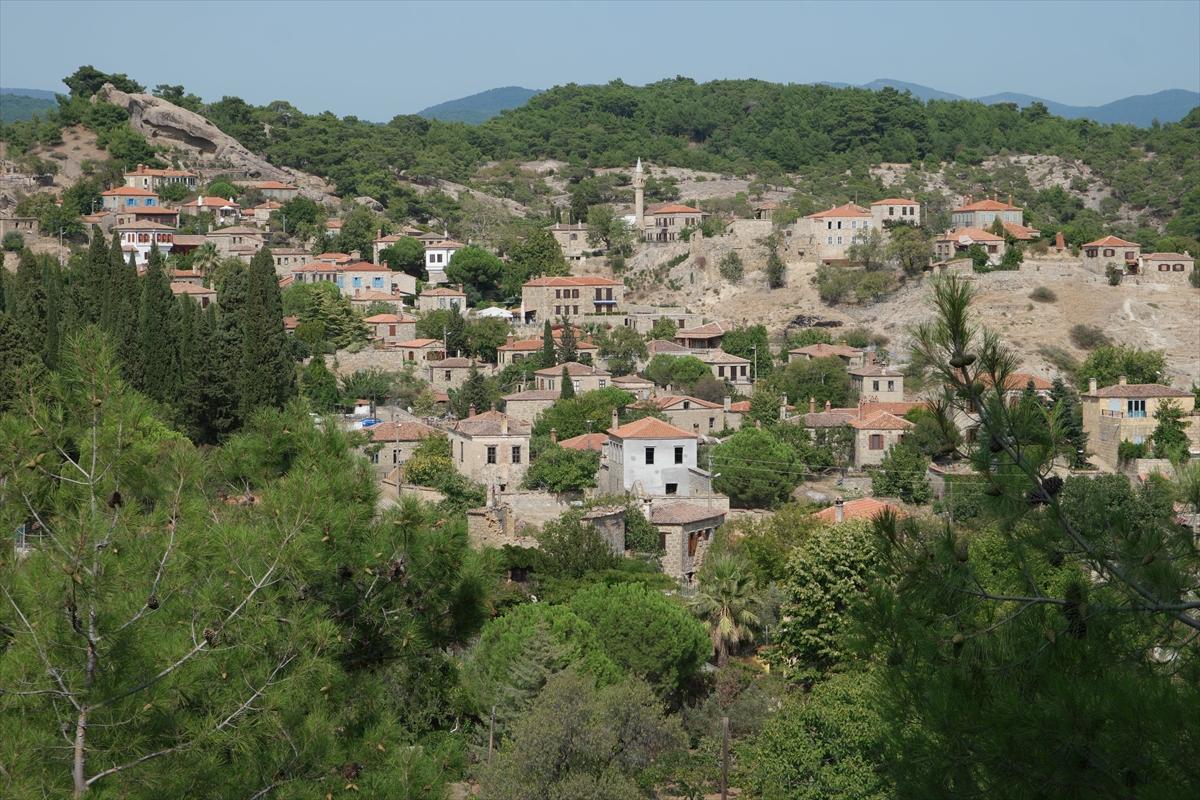 Kazdağları'nda kentlilerin yaşadığı köy