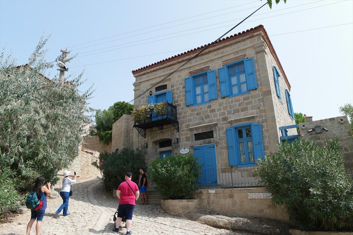 Kazdağları'nda kentlilerin yaşadığı köy