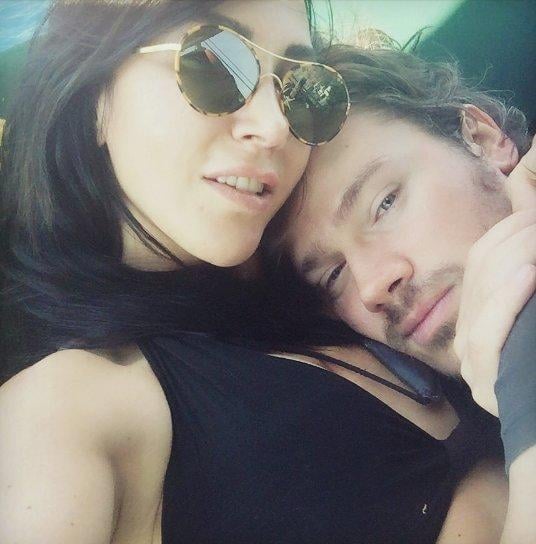 Hande Yener'den takipçisine sert yanıt