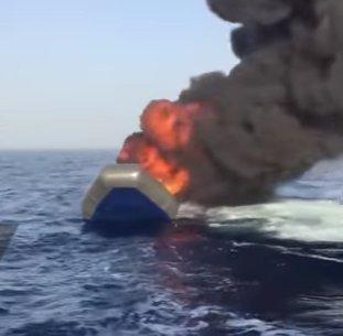 Libya'da mültecilerin botu yakıldı