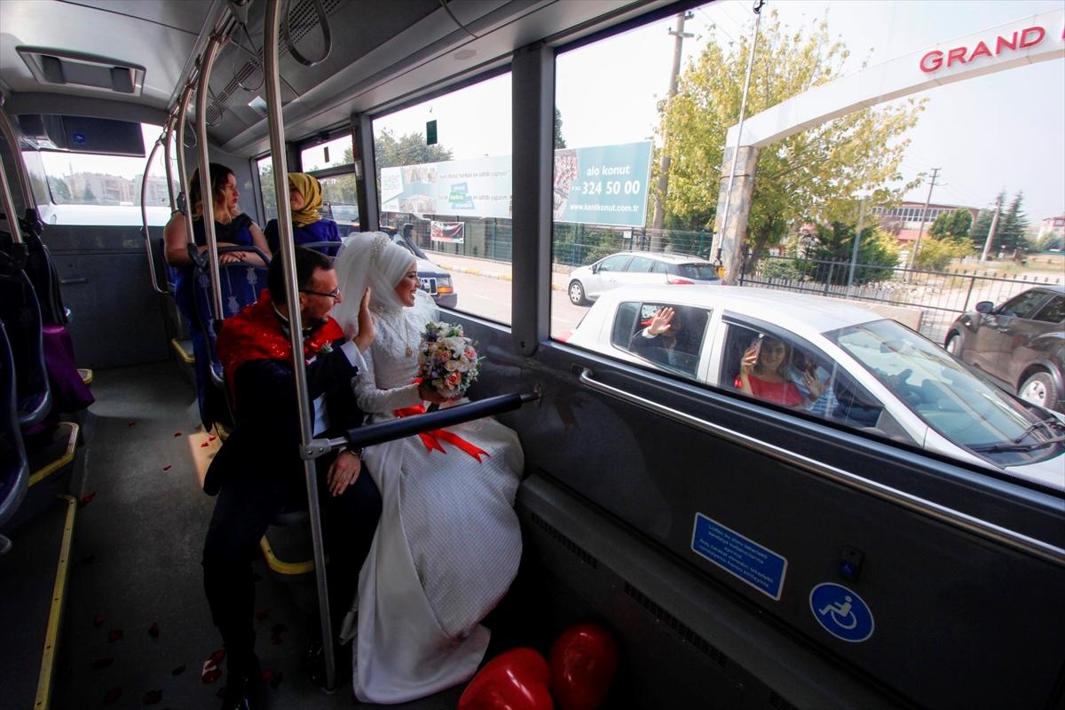 Tanıştıkları otobüs gelin arabaları oldu