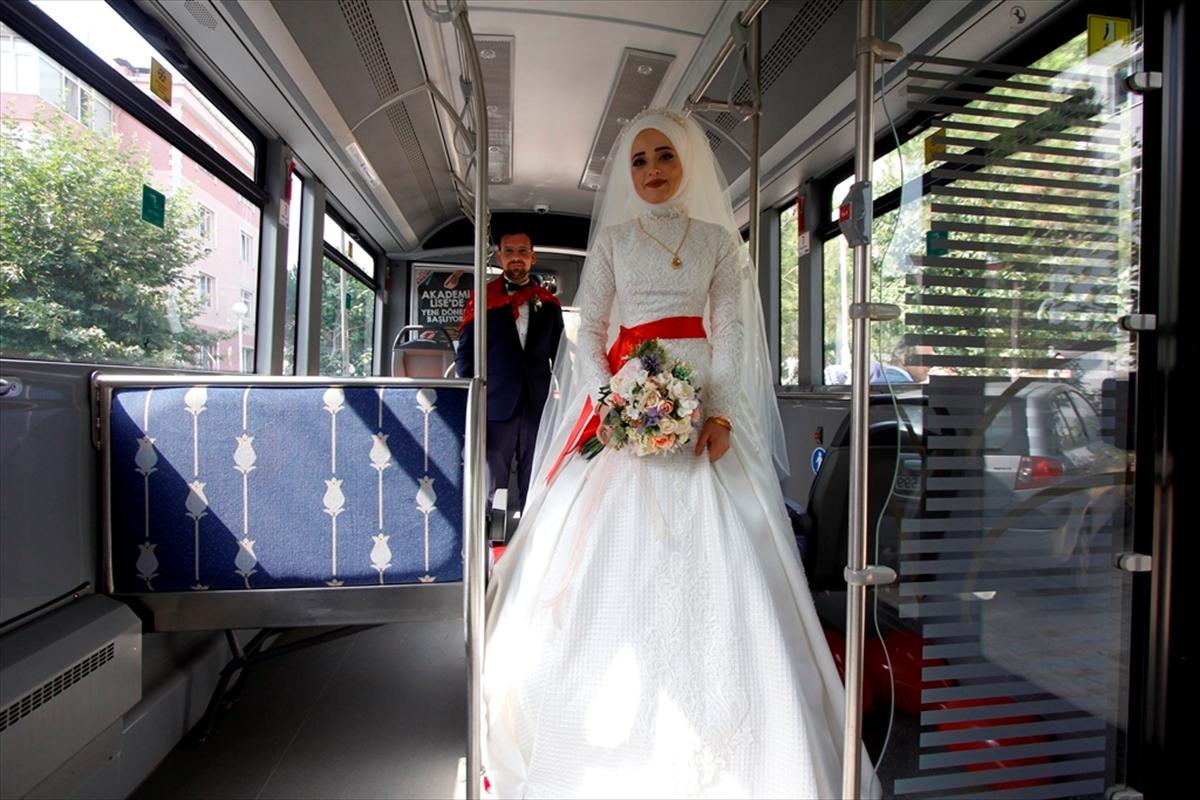 Tanıştıkları otobüs gelin arabaları oldu