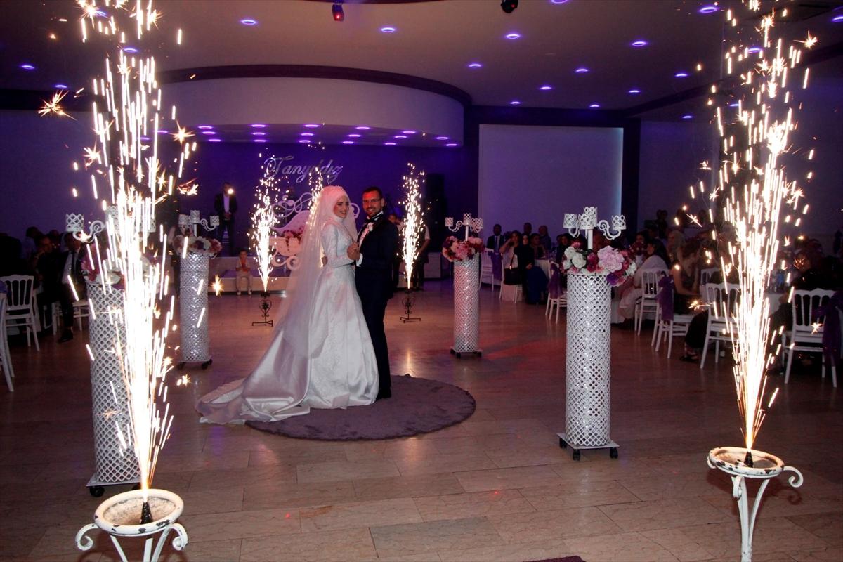 Tanıştıkları otobüs gelin arabaları oldu