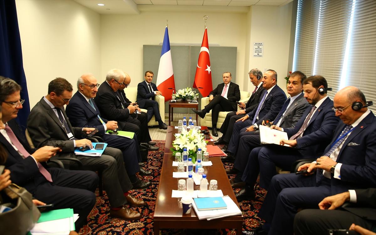 Erdoğan Fransız mevkidaşıyla görüştü