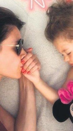 Nefise Karatay: Mutluluğun fotoğrafı