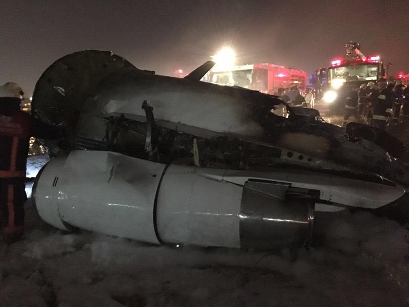 Atatürk Havalimanı'nda uçak kazası