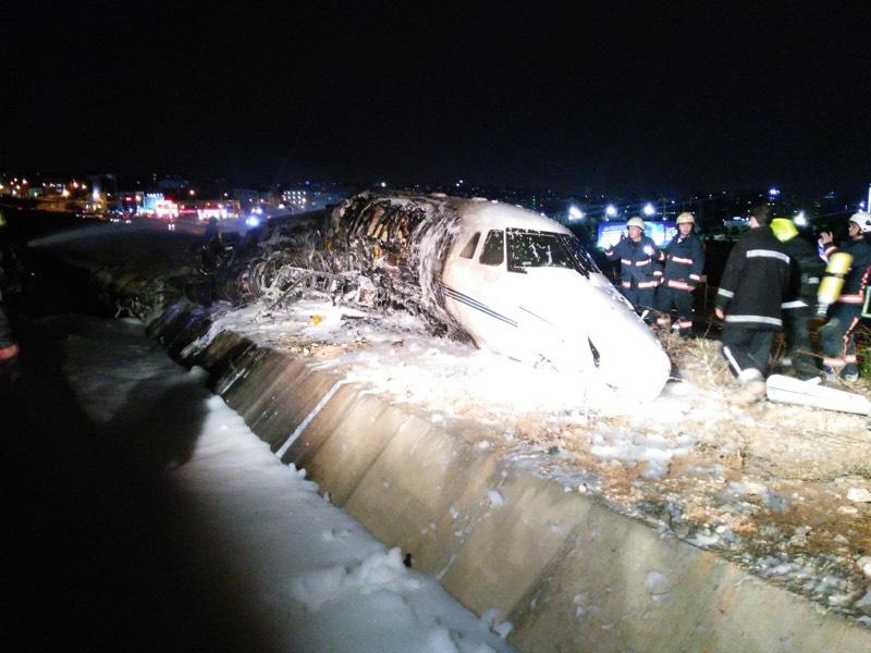 Atatürk Havalimanı'nda uçak kazası