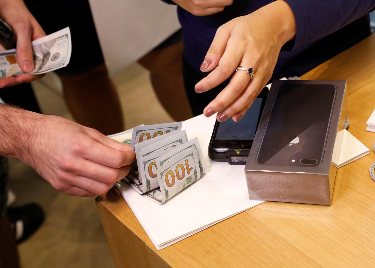 Yeni iPhone'lar satışta