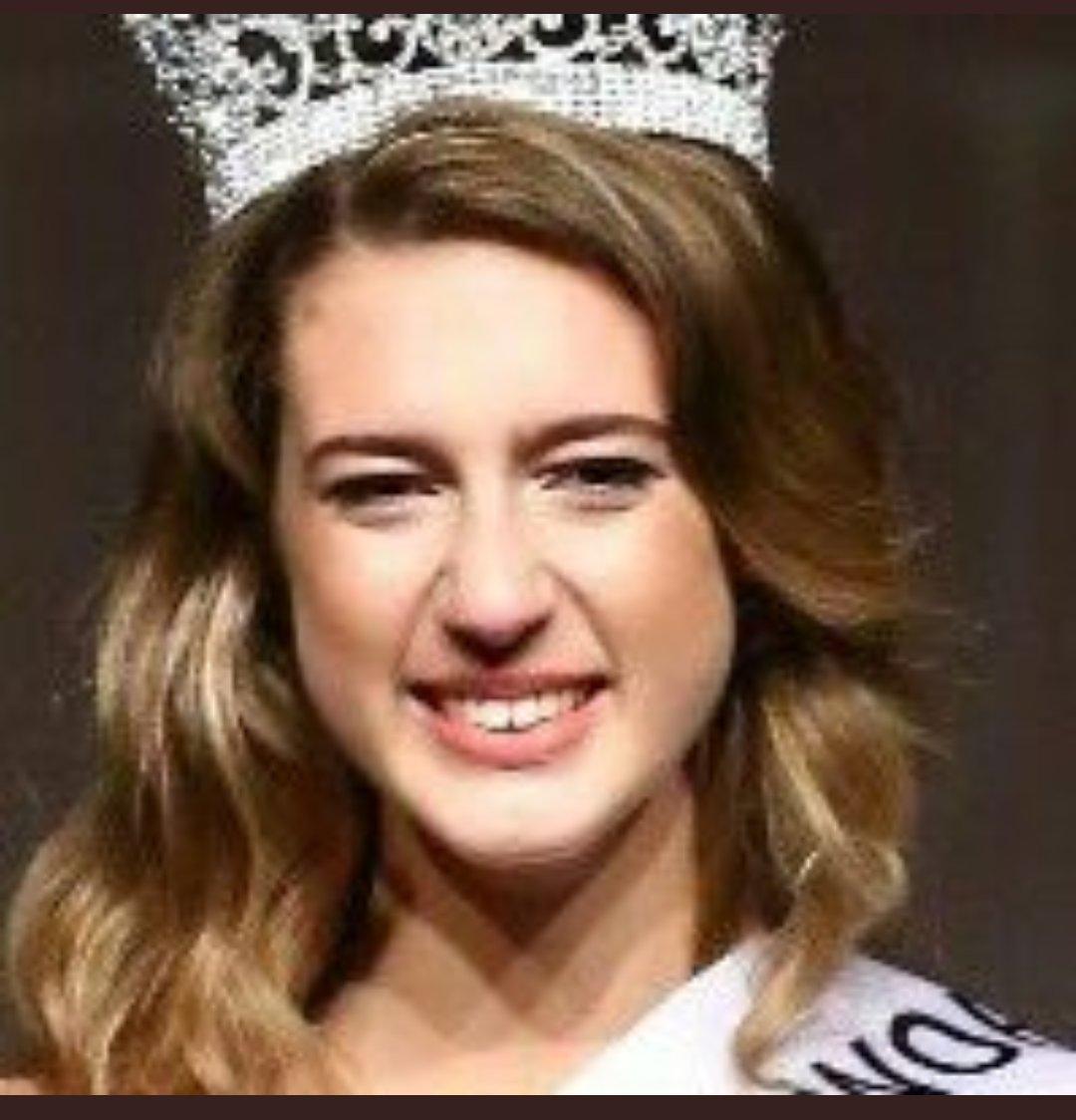 15 Temmuz ile dalga geçen Itır Esen hesabını kapattı