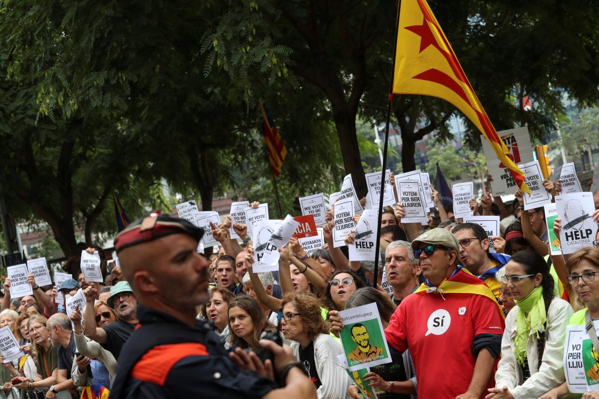 Öğrenciler Barselona Üniversitesi'ni işgal etti