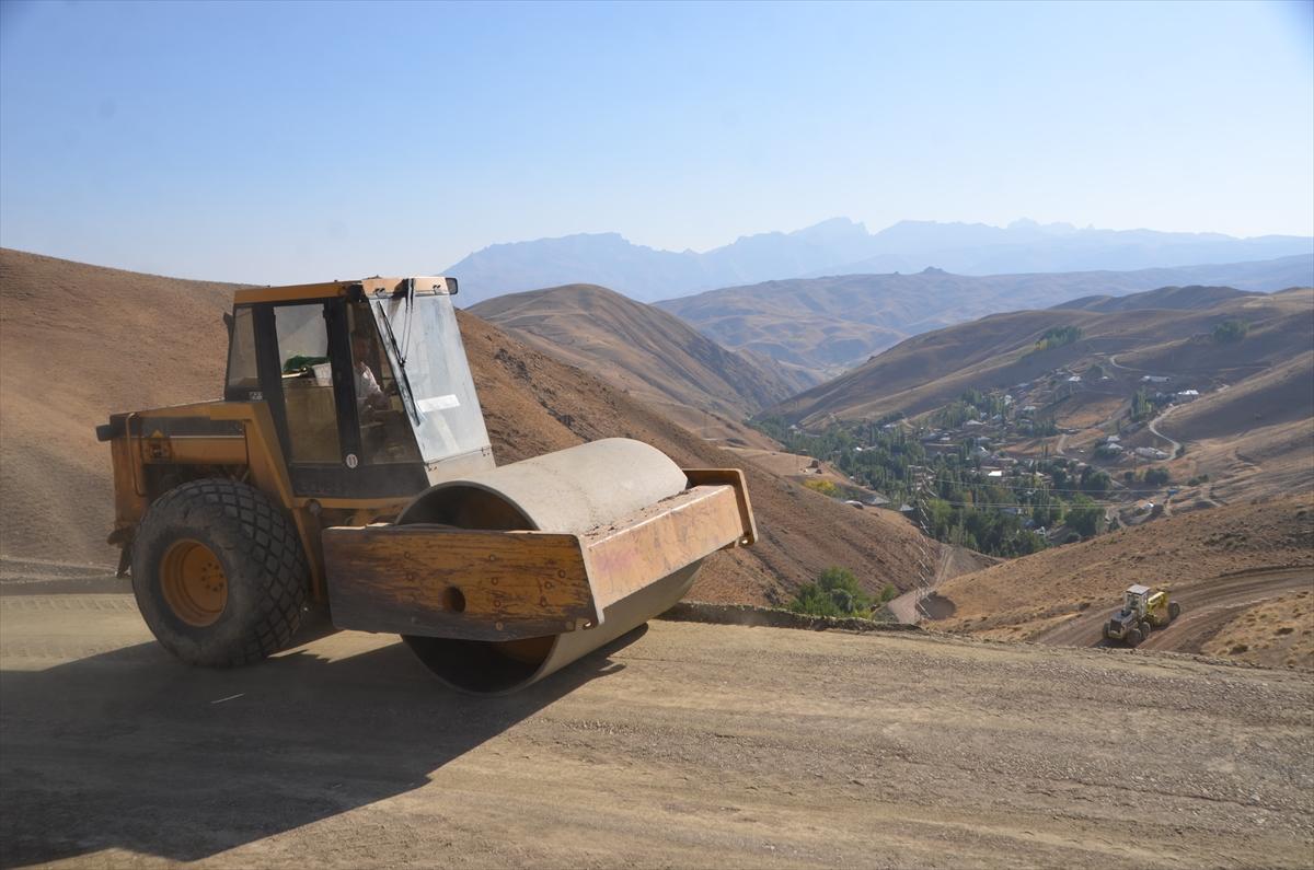 Hakkari'de köylerin çehresi değişiyor