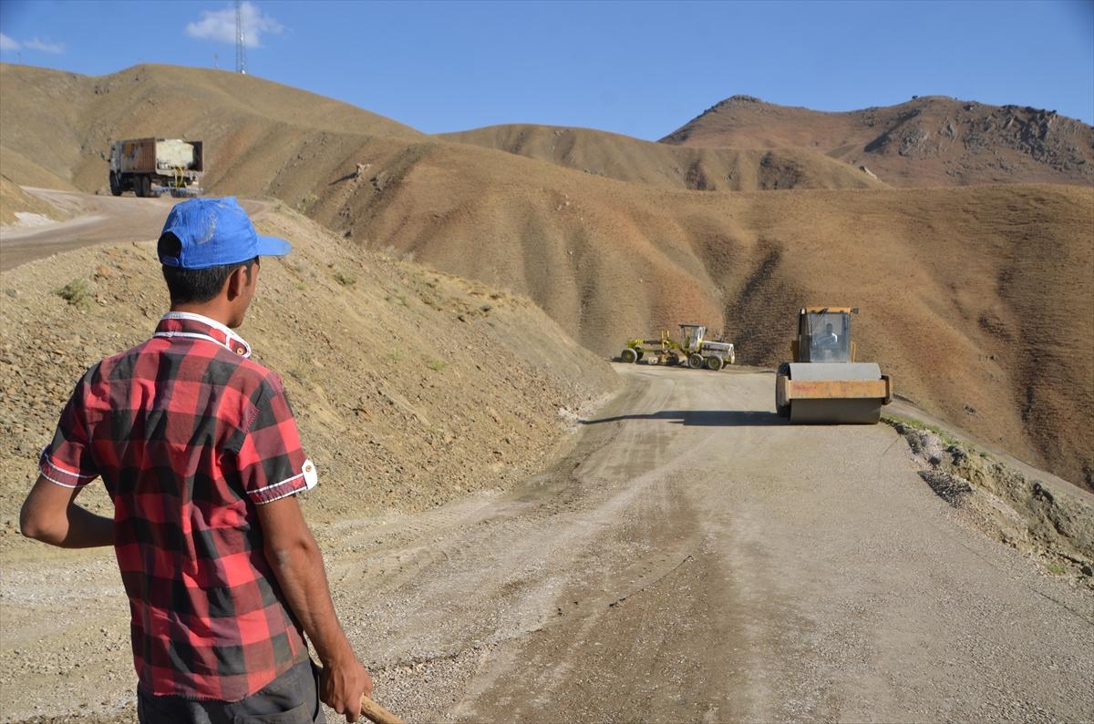 Hakkari'de köylerin çehresi değişiyor