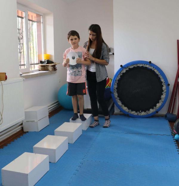 Otizmli çocukların devlet okullarında dışlandığı iddiası