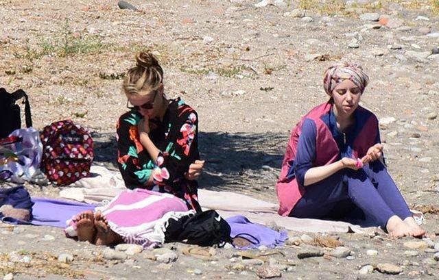 Gamze Özçelik'in de hesabını çaldılar