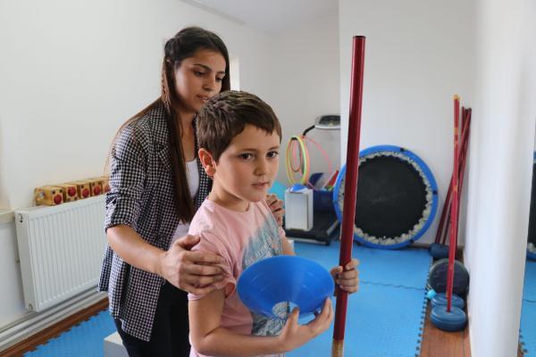 Otizmli çocukların devlet okullarında dışlandığı iddiası