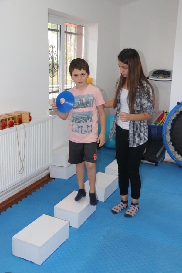 Otizmli çocukların devlet okullarında dışlandığı iddiası