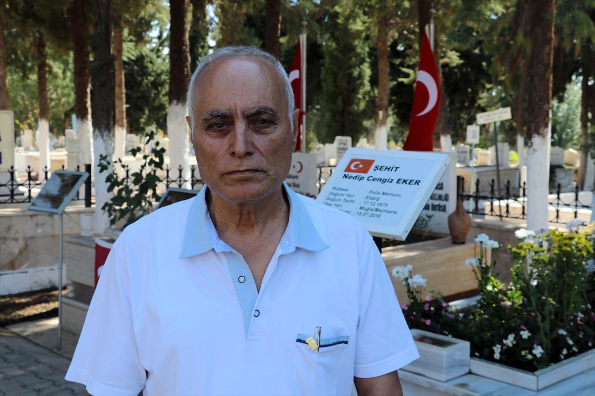 Şehidin kabrine memleketinden getirilen toprak bırakıldı