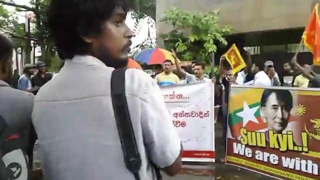 Sri Lankalı Budistler Arakan Müslümanlarına saldırdı