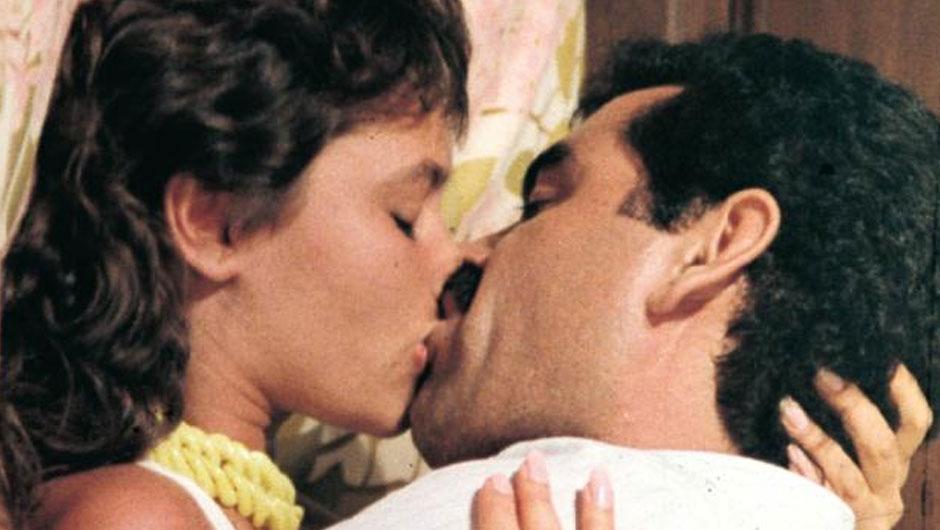 Hülya Avşar: Öpüşmeye koşarak giderdim