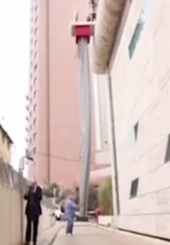 İngiltere'de yangın tahliye tüpü yapıldı