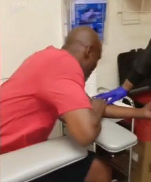 İğneden korkan adamın zor anları