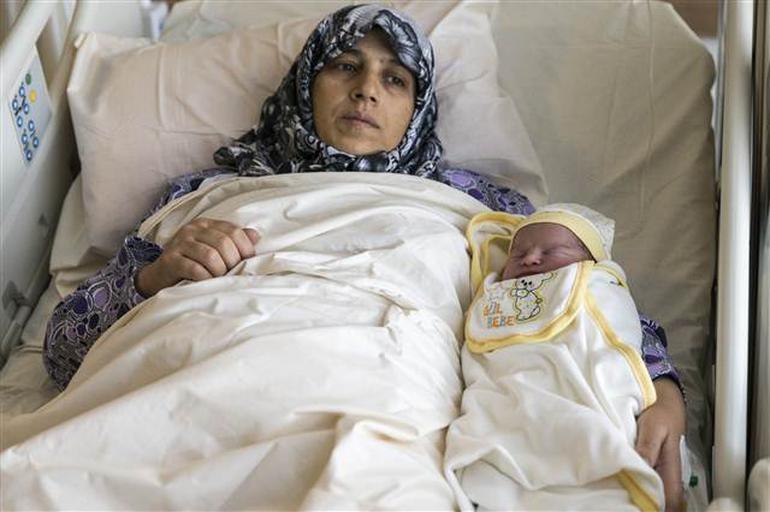 Konya'da aynı anda doğum yapan anne ve kızı