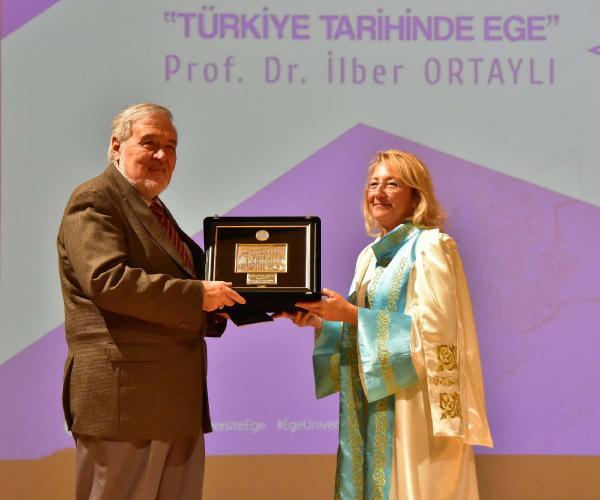 İlber Ortaylı İzmir'in tarihini anlattı