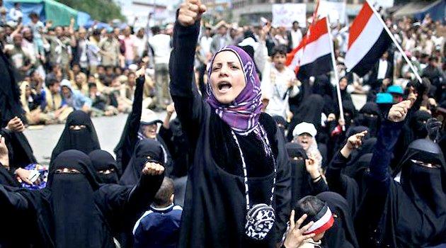 Yemenli anneler Husileri protesto etti