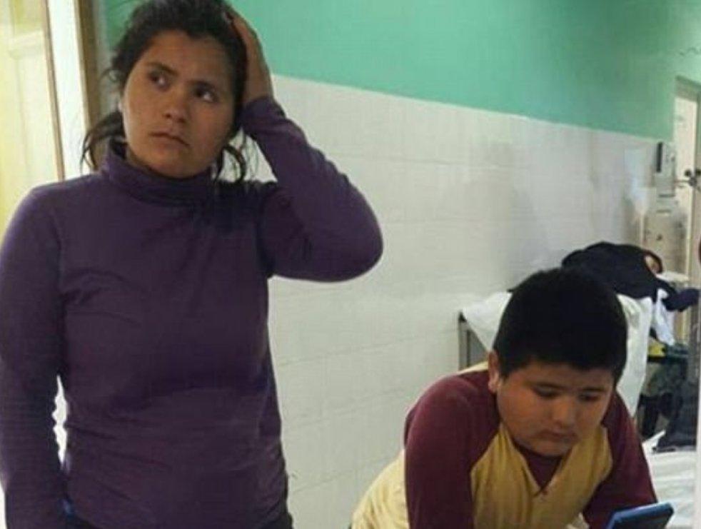 Düdük sesi çıkaran Arjantinli çocuk