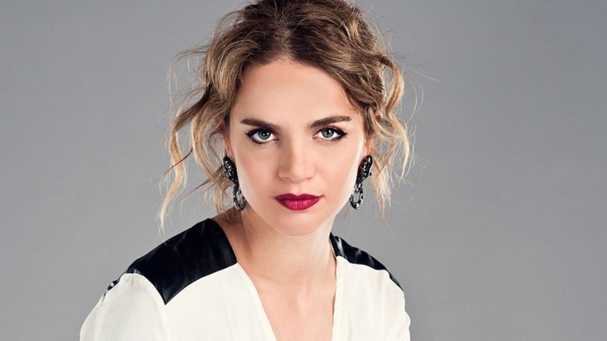 Tuğçe Kazaz'ın makyajsız hali