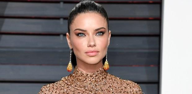 Adriana Lima kampa girdi