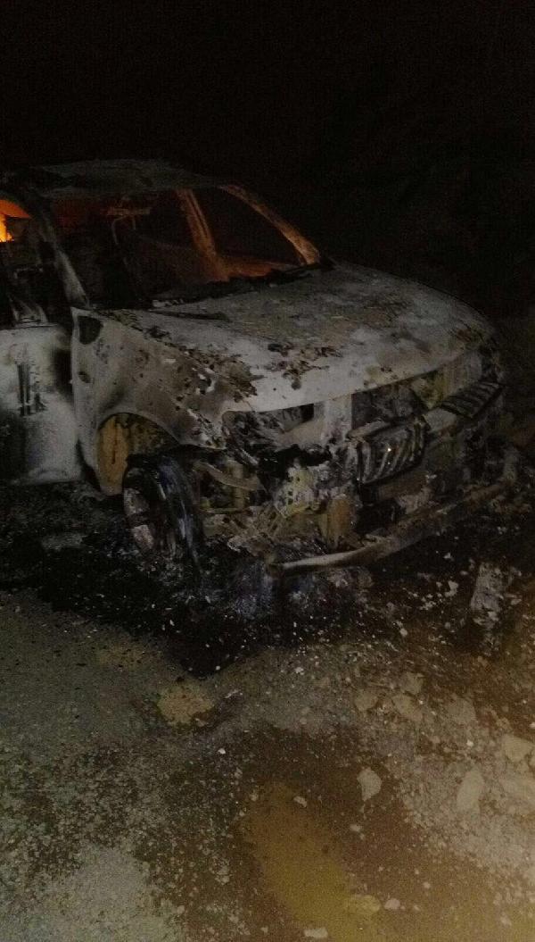 Şırnak’ta PKK’lı teröristler yol kesip araç yaktı