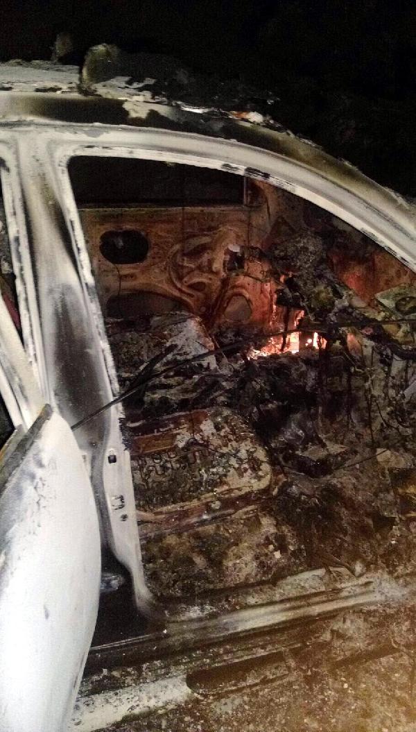 Şırnak’ta PKK’lı teröristler yol kesip araç yaktı