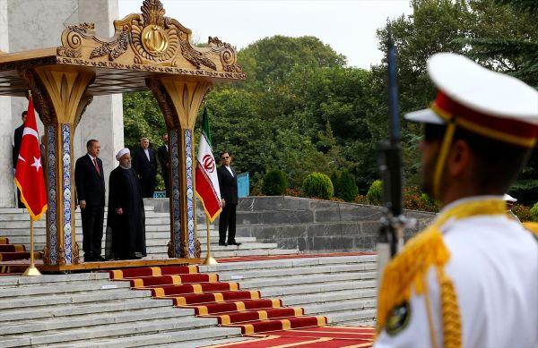 Cumhurbaşkanı Erdoğan ile Ruhani'nin samimi pozları