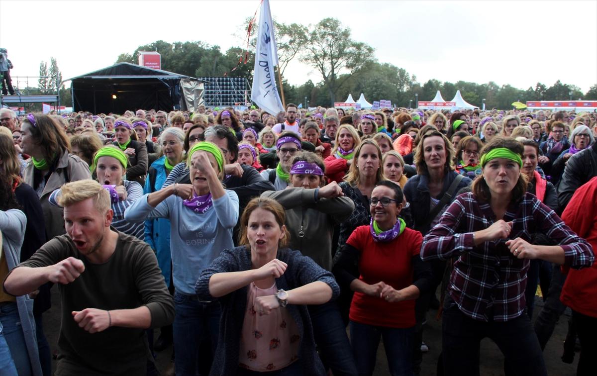 Hollanda'da öğretmenler grevde