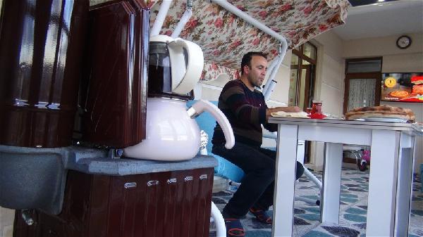 Kars’a kar yağdı sobalar kuruldu