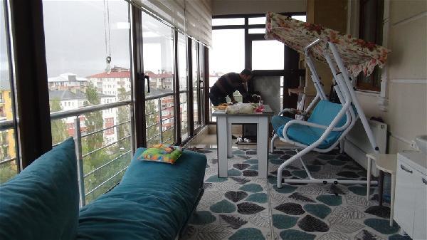 Kars’a kar yağdı sobalar kuruldu